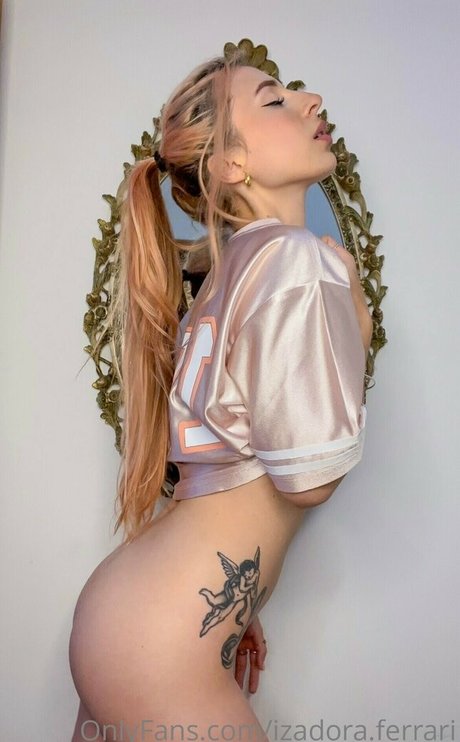 Izadora Ferrari art star pics