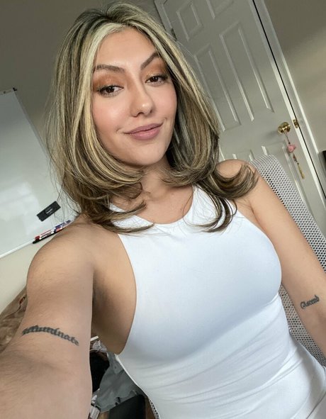 Drkarts_ art actress pic