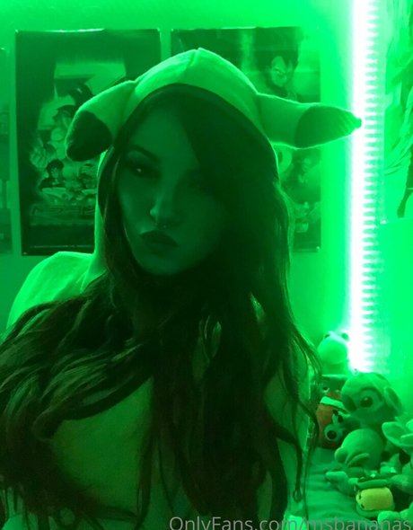 msbananas hot model image