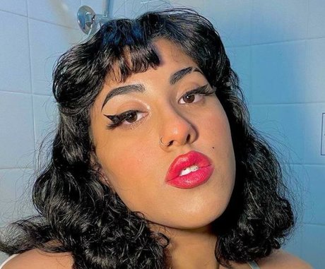 Cchristineabadir sexy star image