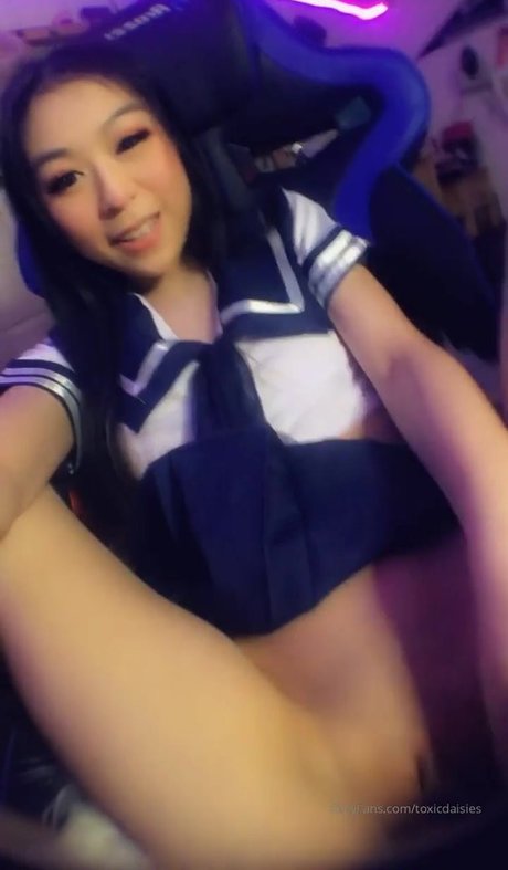 ToxicDaisies nude actress photos