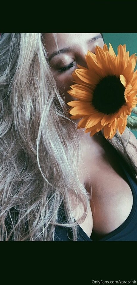 Zara Zahir nice model picture