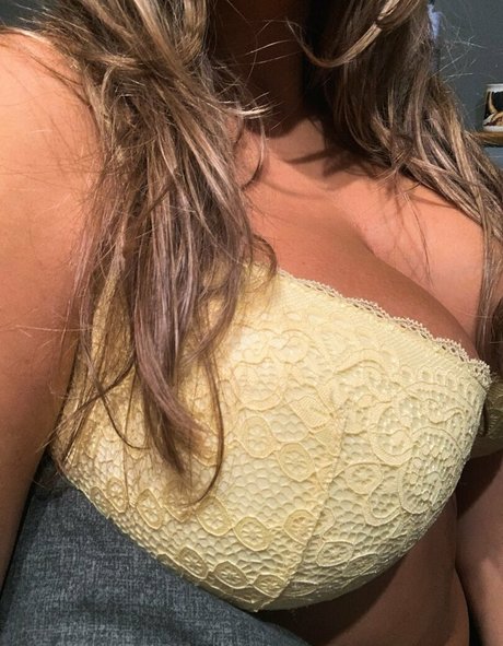 Zara Zahir erotic pornstar photo