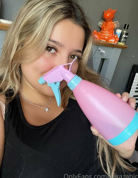 Zara Zahir sexy pornstar image