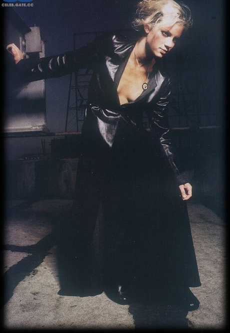 Amy Lysle Smart top model pic