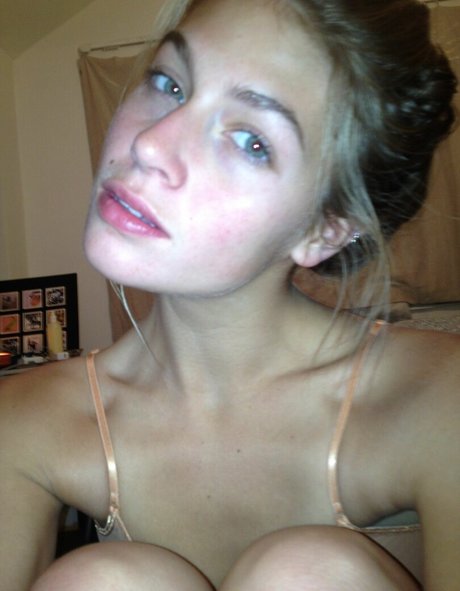 Annie McGinty hot model gallery