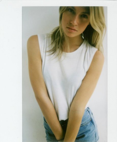 Annie McGinty model sex img