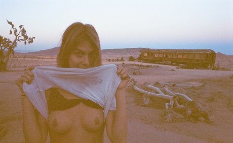 Annie McGinty sexy model image