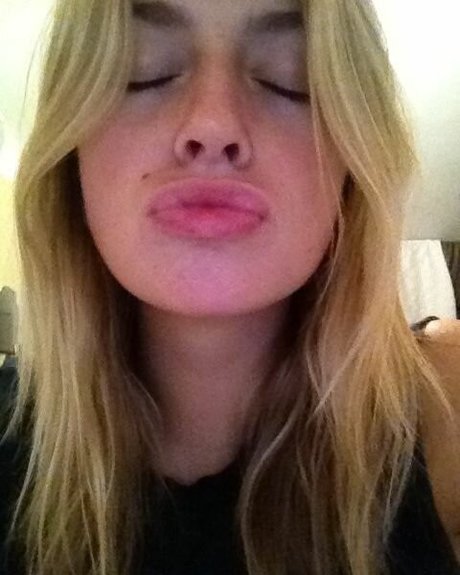 Annie McGinty pretty pornstar image