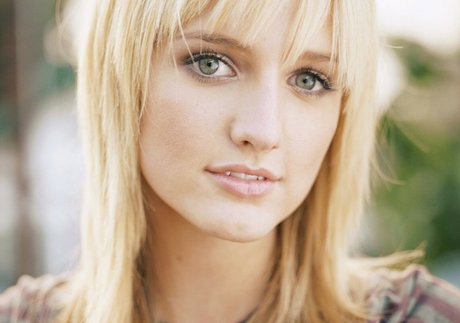 Ashlee Nicole Simpson pretty star img