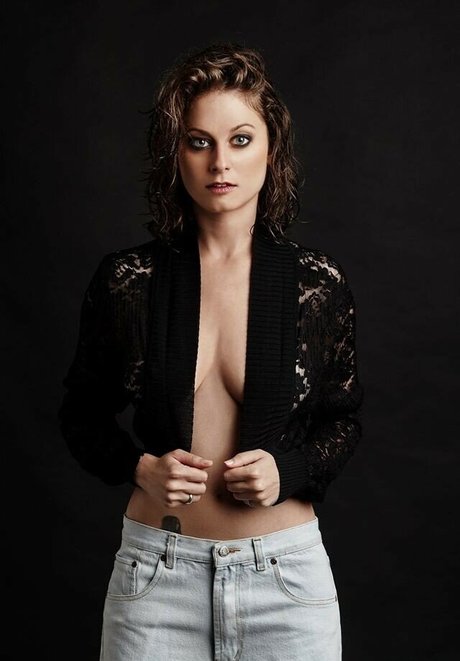 Yael Gayaa pornstar naked images