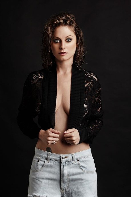 Yael Gayaa model adult photos