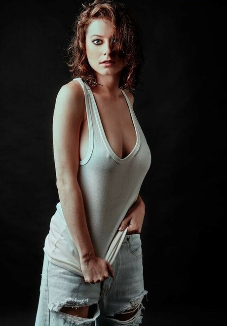 Yael Gayaa top star pic