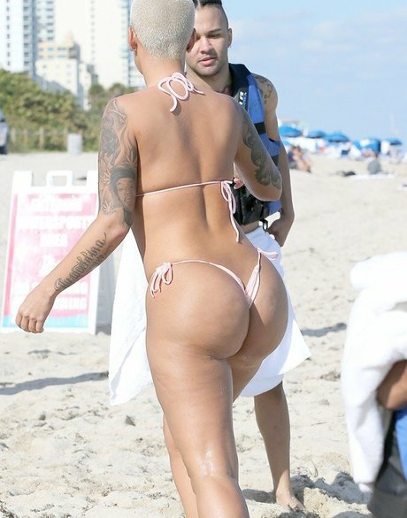 Amber Levonchuck pornstar photo