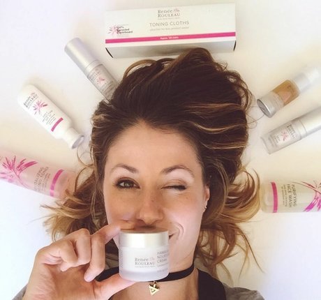 Amanda Crew exclusive actress images