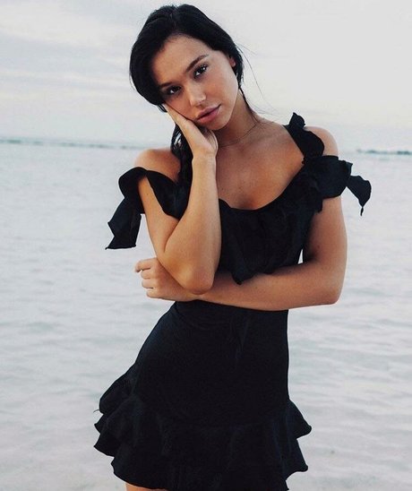 Alexis Rene Glabach star adult pic