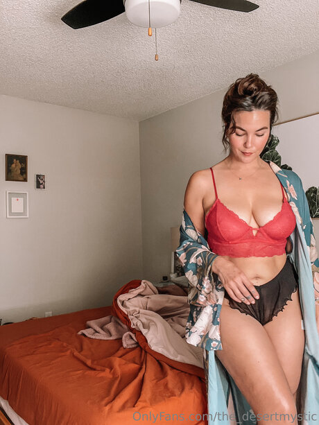 the desertmystic nude actress picture