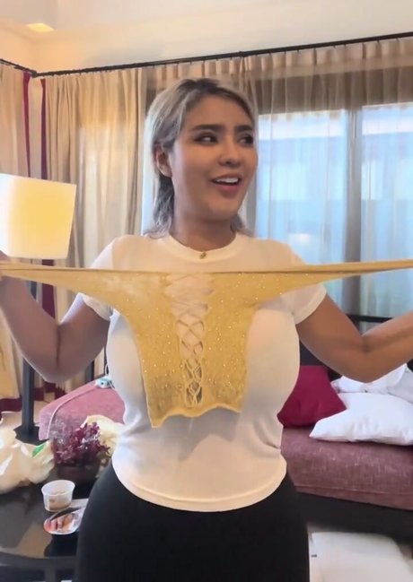 Noey Vanisa adult star image