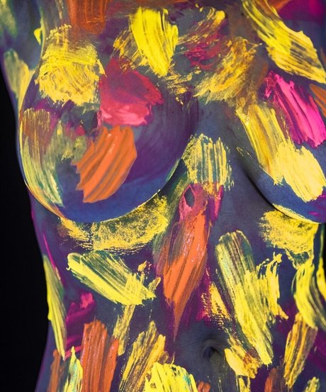 Kes Neale nude model gallery