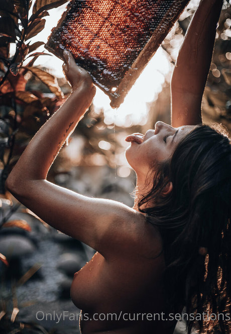 Currentsensation model naked gallery