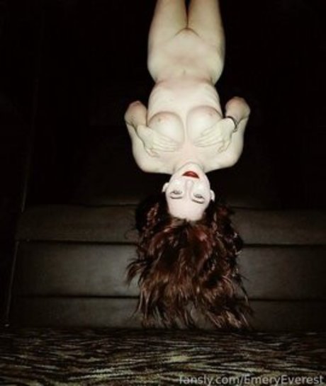 EmeryEverest pretty model img