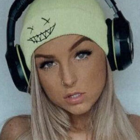 Lillie STOKES hd pornstar pics