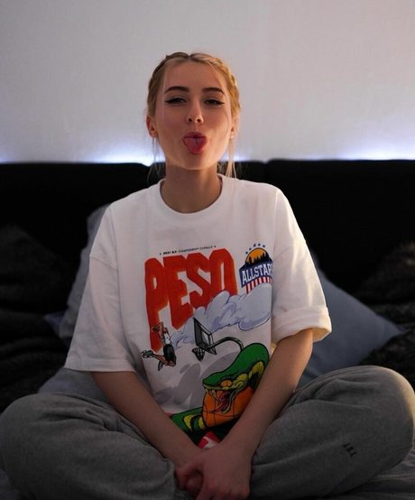 veylaneey top model img