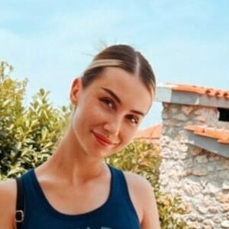 veylaneey model nude photo