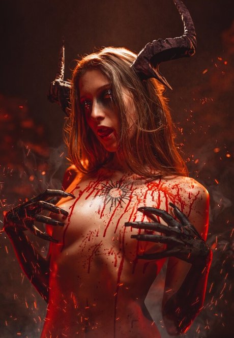 Biancia high quality actress pictures