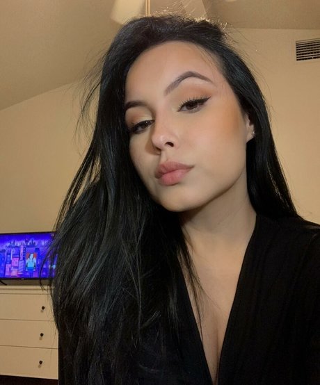 Alejandramariaxo thumbnail