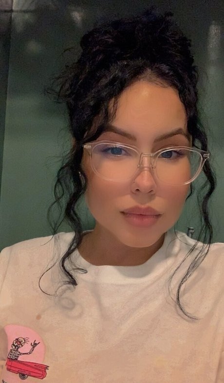 Alejandramariaxo pretty pornstar picture