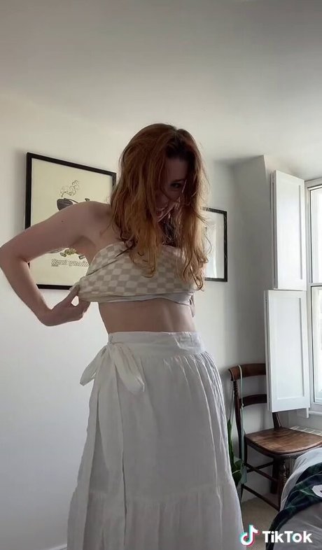 Seen Ellbats free actress gallery