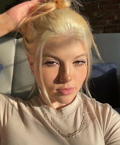 Lauren Suzaanne profile pic