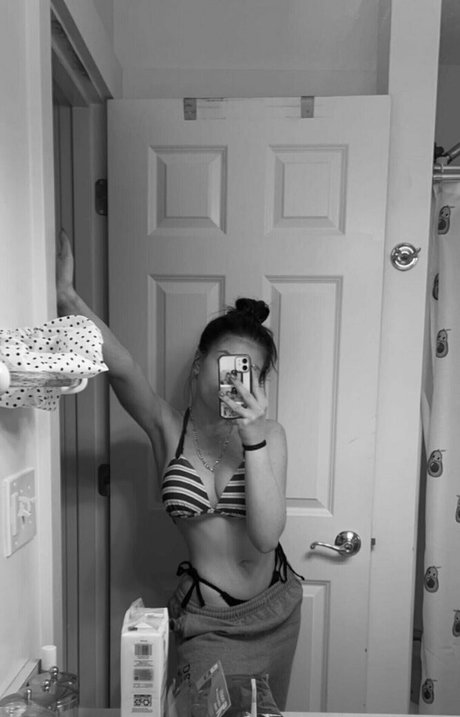 Lauren Suzaanne model perfect pictures