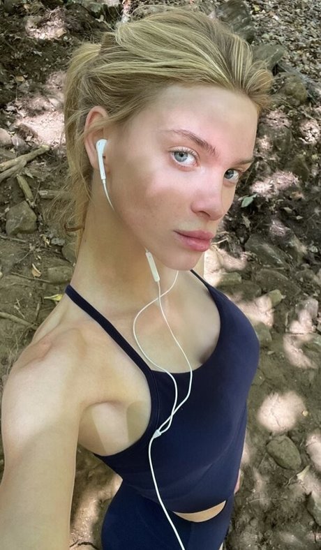 Emrosee Davies free pornstar image