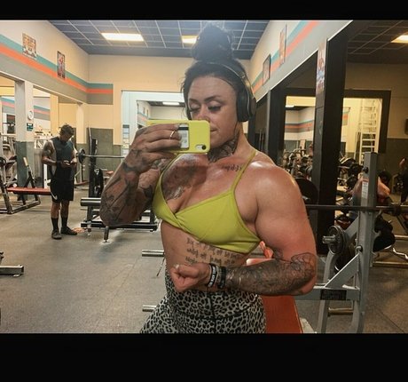 Janelle Zielinksi hd pornstar img