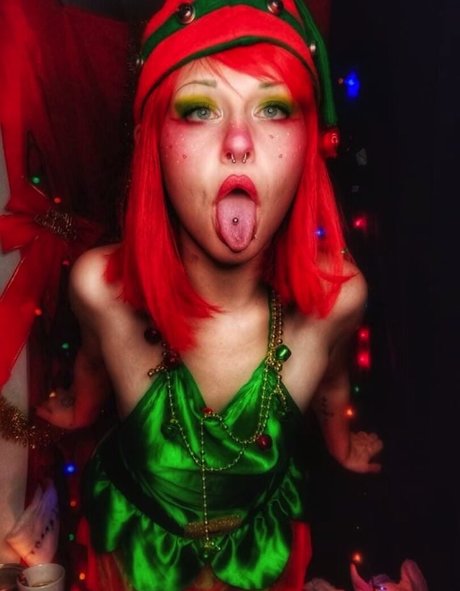 Void The Kitten beautiful model image