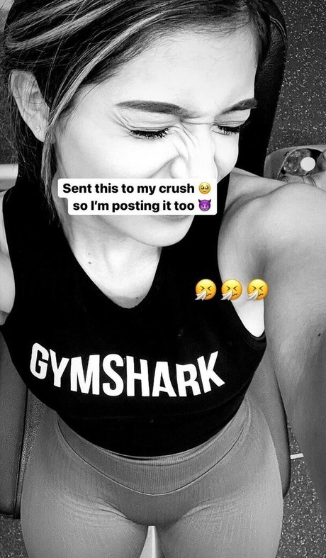 thatkittygurll model naked photo