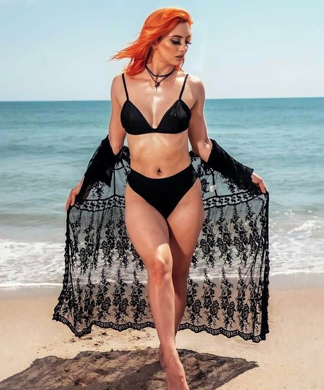 WWE GiGi Dolin model top gallery