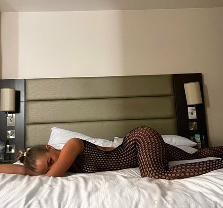 Robyn Aldridge high quality star photos