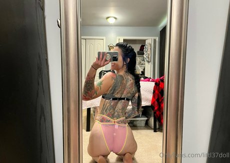 Little Doll model hd pic