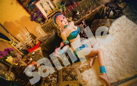 Miss Seven nude pornstar archive