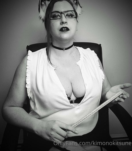 Lady Kitsune sex model archive