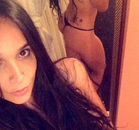 Emmanuelle Guimaraes sexy star images