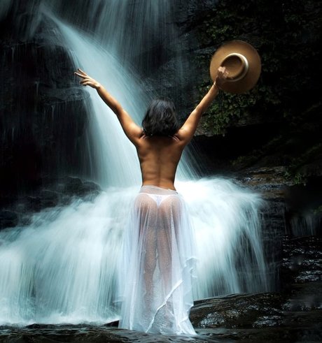 Malu Bastos nude star archive