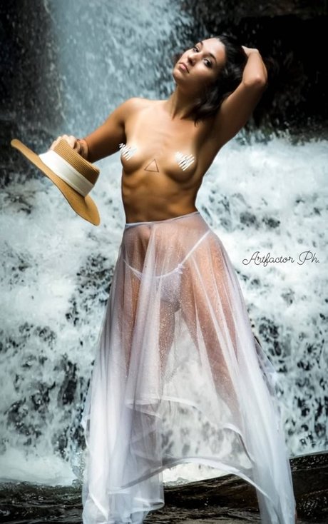 Malu Bastos model pornographic image