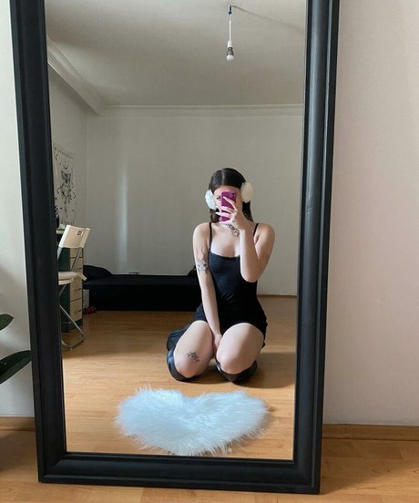 derin4y adult actress pictures