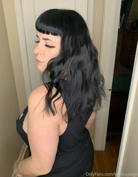 BettiesPaige pornstar nude photos