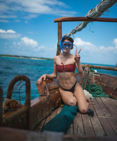 Azrael Renee beautiful model images