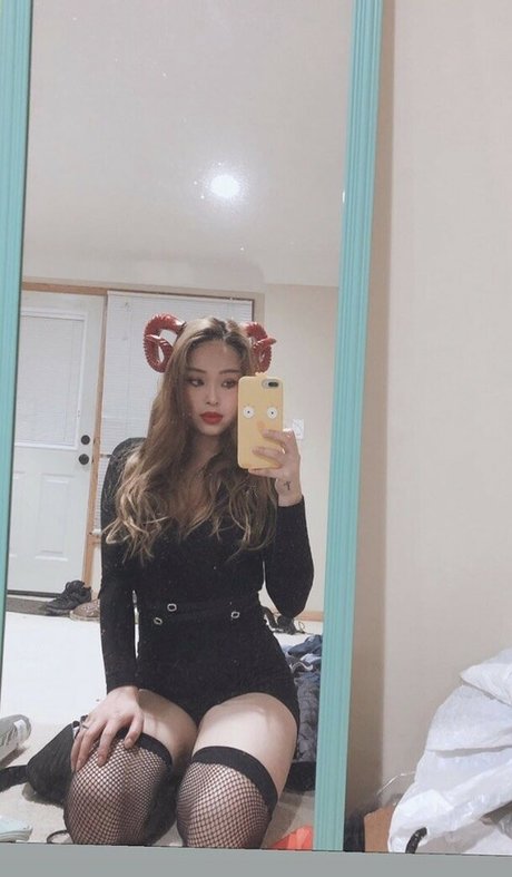 Carrie Xiong model pornographic pics